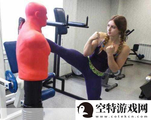 俄17岁最萌女汉子爆红络-手游界新宠儿诞生-天使颜值搭配猛男身材的奇妙碰撞！！