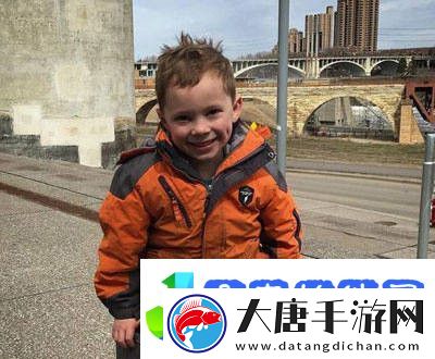 2021贫穷使我快乐的表情包2021贫穷使我快乐假笑男孩表情包大全分享